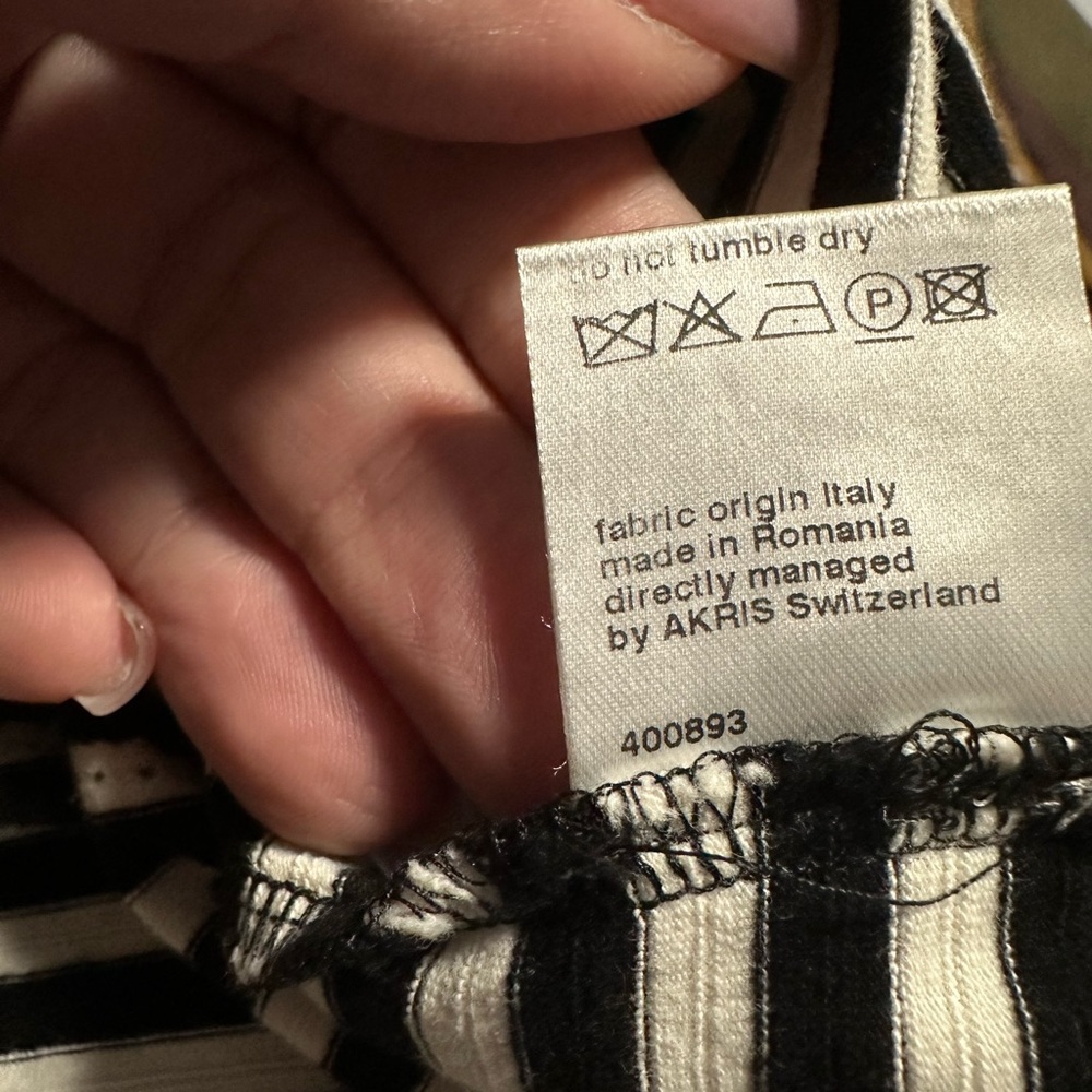 AKRIS Punto black and white striped top size 14. Beautiful see through detail - Picture 3 of 12